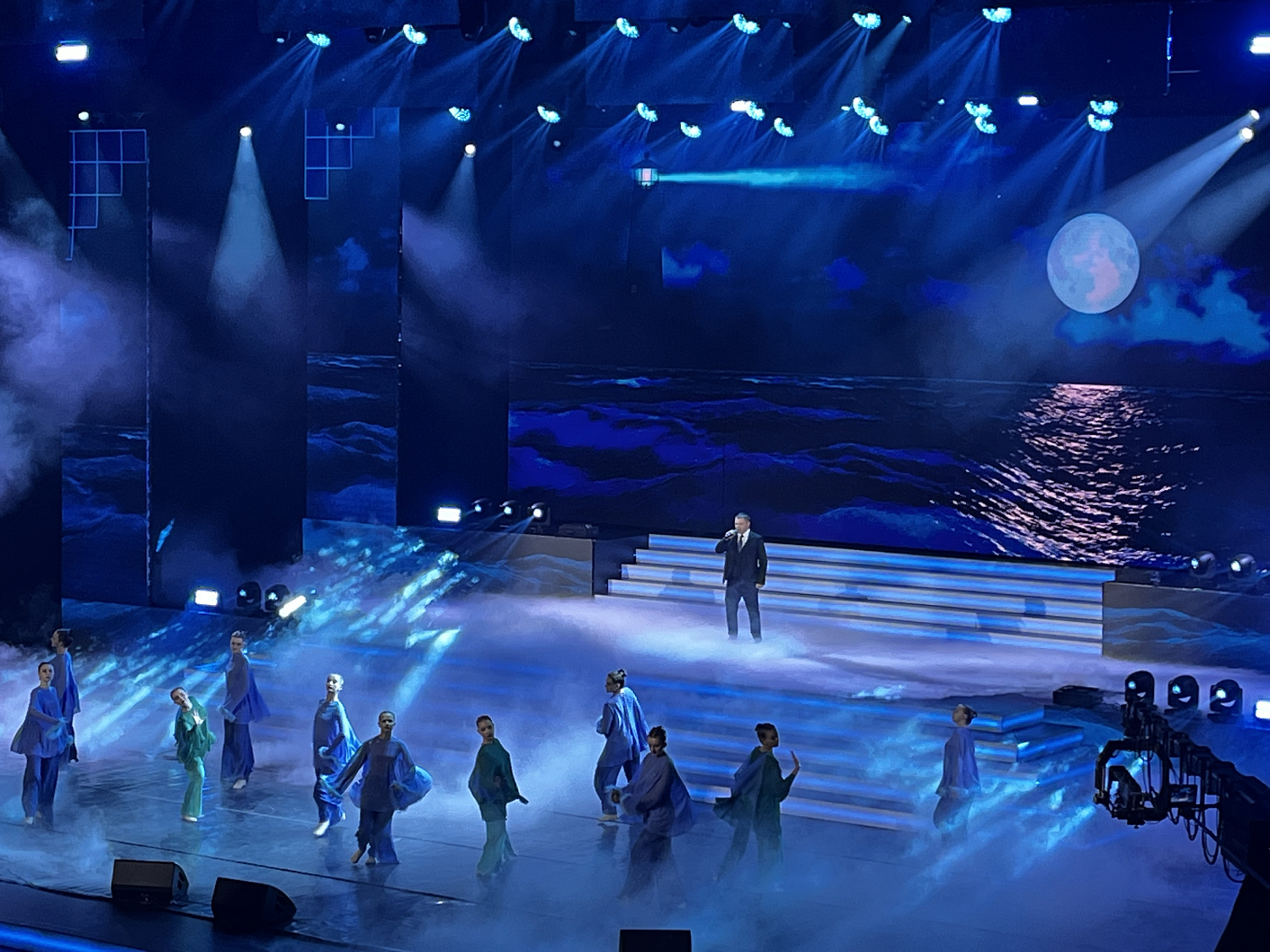 Праздничный гала-концерт ко Дню машиностроителя и 30-летию Министерства промышленности Республики Беларусь состоялся во Дворце Республики